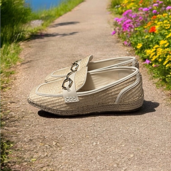 Vince Camuto Cream Gold Woven Loafer Like New! - Picture 5 of 10